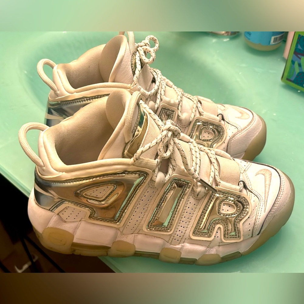 Nike women’s shoes size 7.5